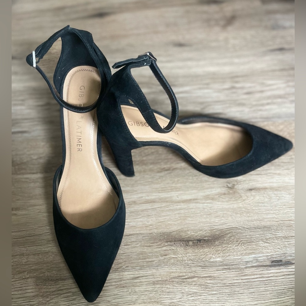 Gibson Latimer Black Pumps. Size 8